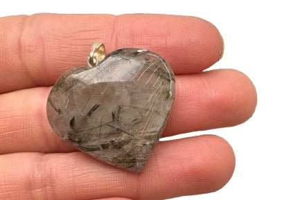 COLGANTE CORAZÓN CUARZO TURMALINADO