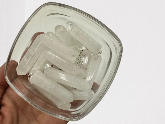 COLGANTE EN PUNTA CUARZO NIEVE