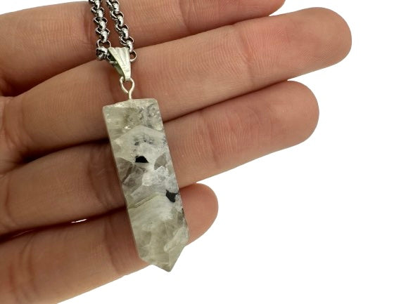 COLGANTE EN PUNTA PIEDRA LUNA