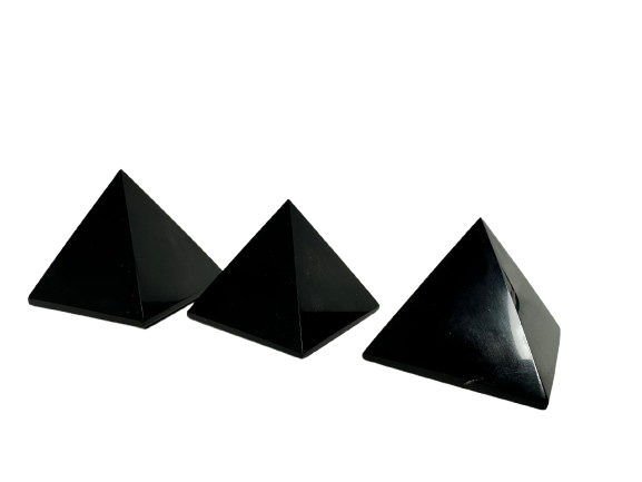 PIRÁMIDE DE OBSIDIANA NEGRA