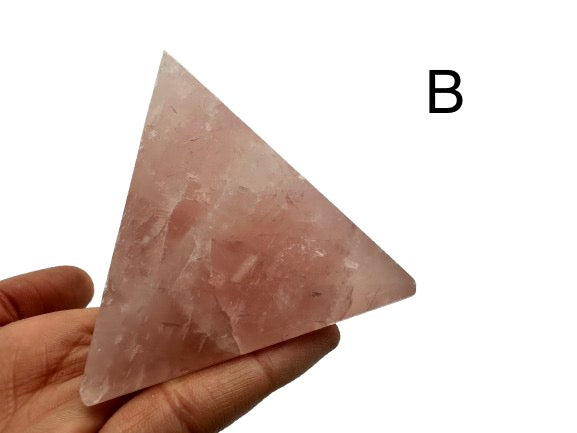 PIRÁMIDE DE CUARZO ROSA